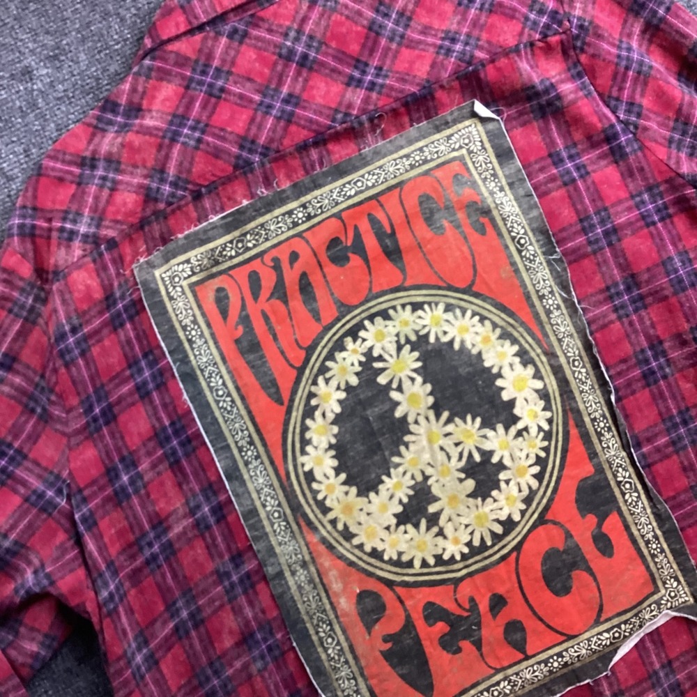 Natural Life Plaid Flannel Practice Peace Graphic Patch Shirt Large Womens 238